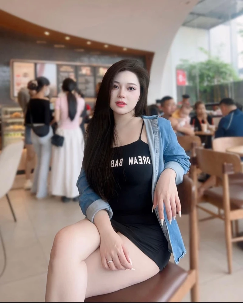 Youtube tiktok gái xinh nổi bật với nét đẹp tươi mới, năng động